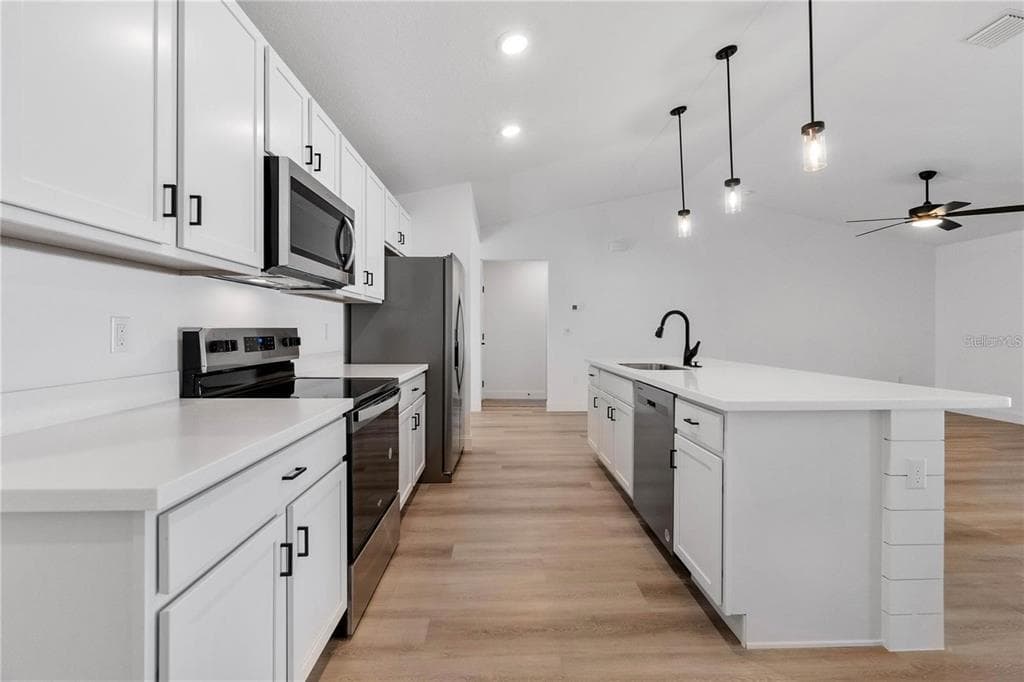 18 FLAMINGO DRIVE photo 9