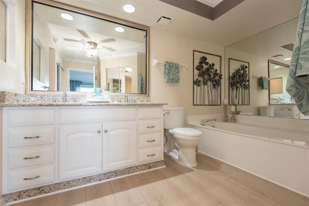 533 MARINA POINT DRIVE 533 photo 23