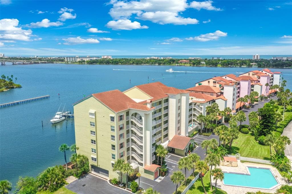 533 MARINA POINT DRIVE #533 1