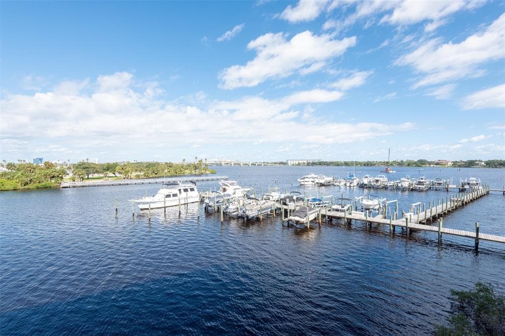 533 MARINA POINT DRIVE 533 photo 8
