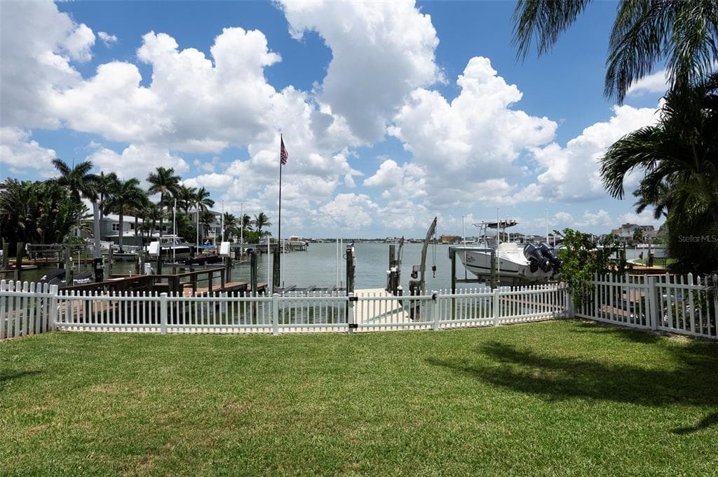 303 BATH CLUB BOULEVARD N photo 23