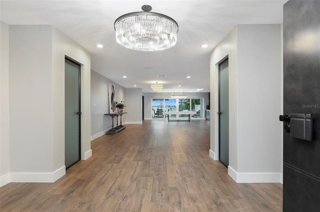 303 BATH CLUB BOULEVARD N photo 2
