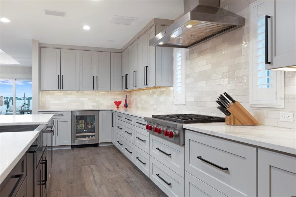 303 BATH CLUB BOULEVARD N photo 6