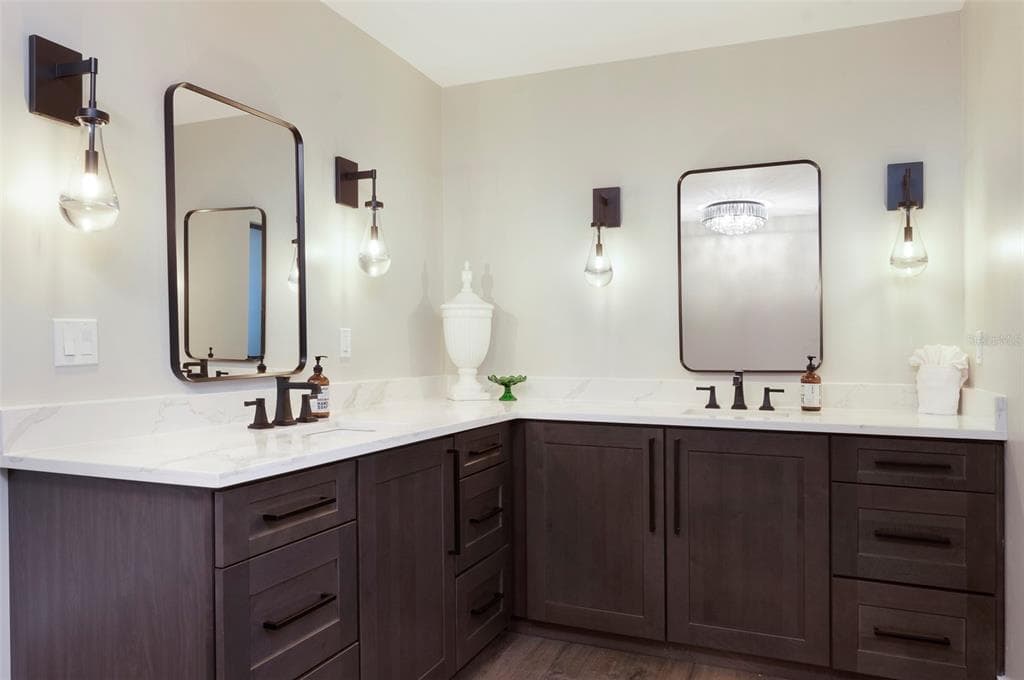 303 BATH CLUB BOULEVARD N photo 13