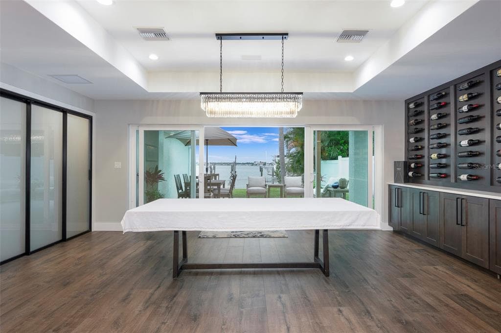 303 BATH CLUB BOULEVARD N photo 10