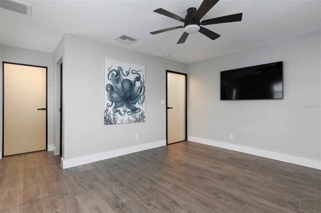303 BATH CLUB BOULEVARD N photo 18