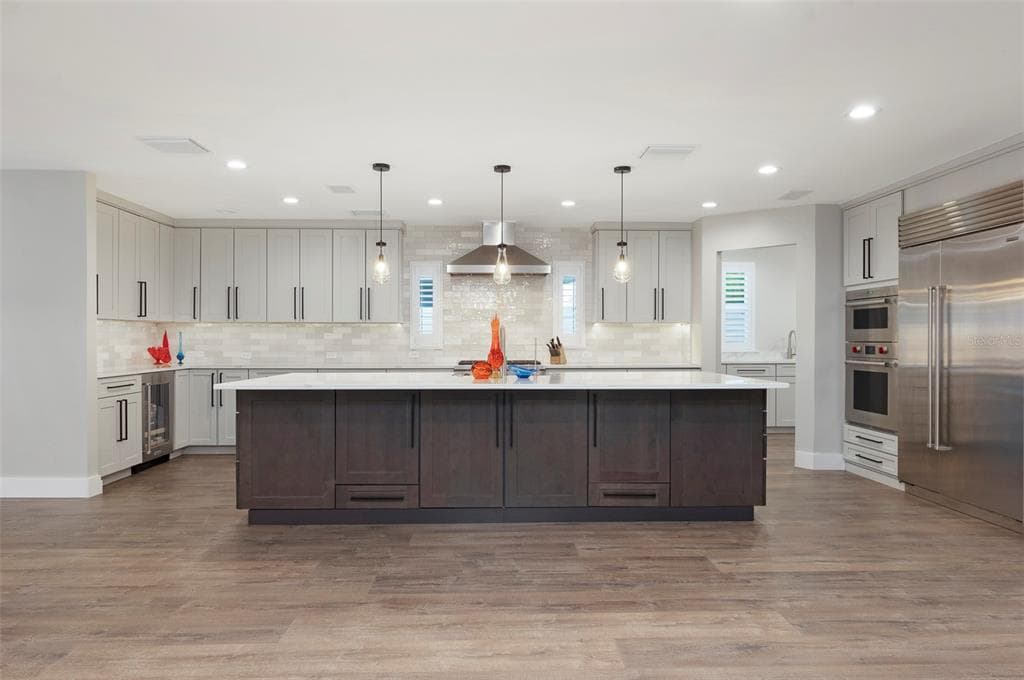 303 BATH CLUB BOULEVARD N photo 4