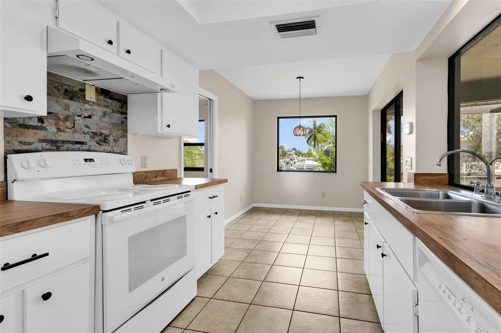 704 BIMINI LANE photo 6