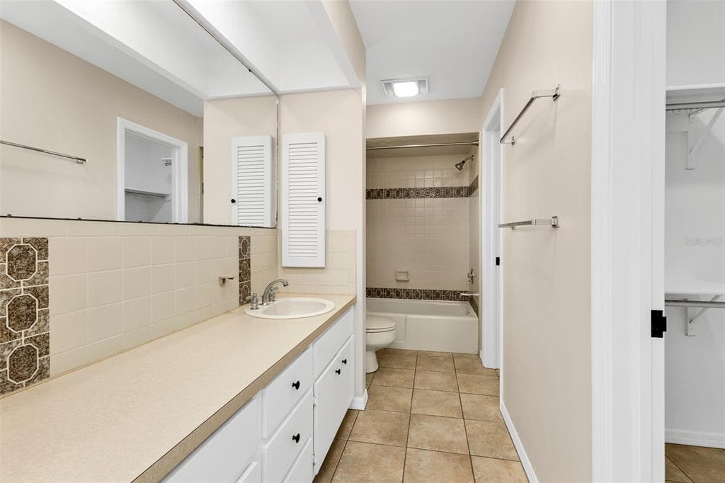 704 BIMINI LANE photo 13