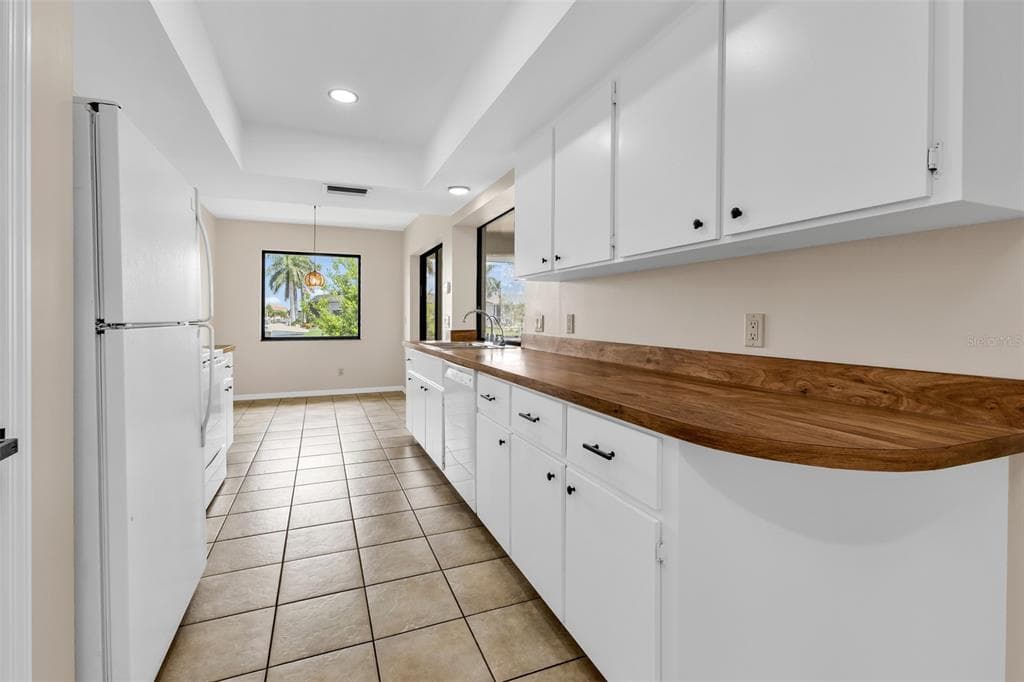 704 BIMINI LANE photo 7