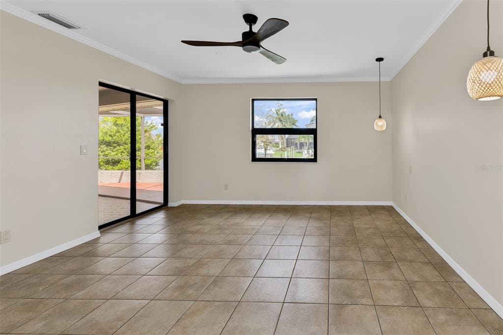 704 BIMINI LANE photo 11
