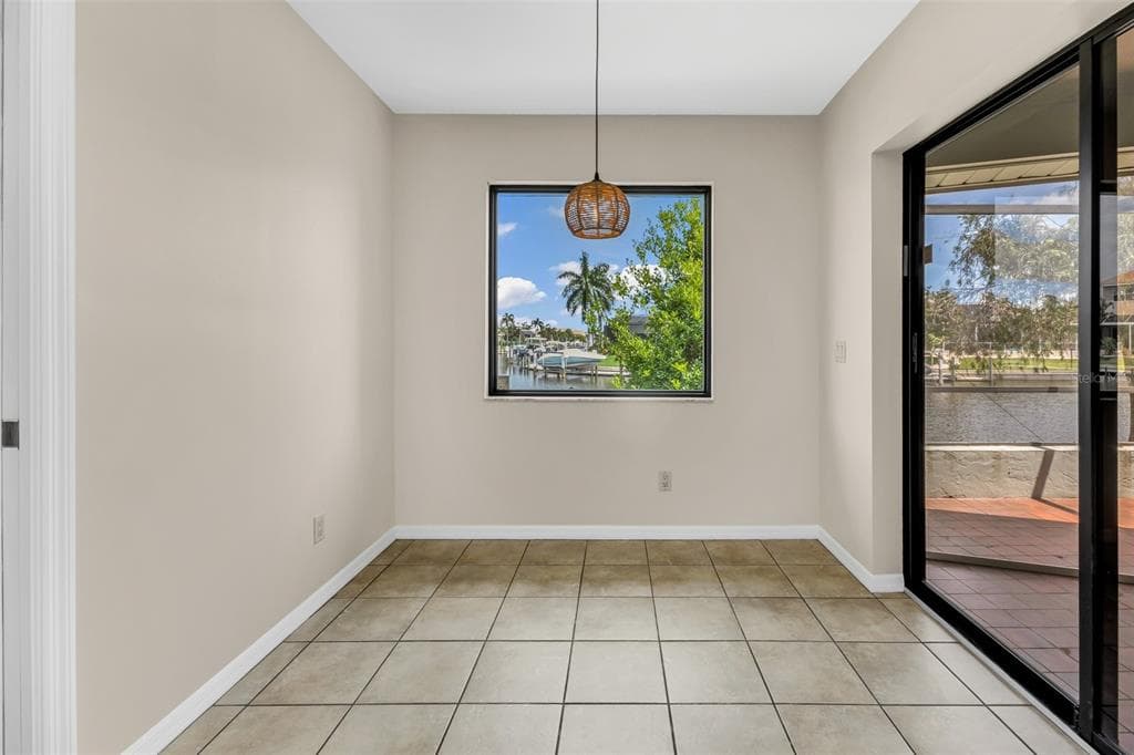 704 BIMINI LANE photo 8