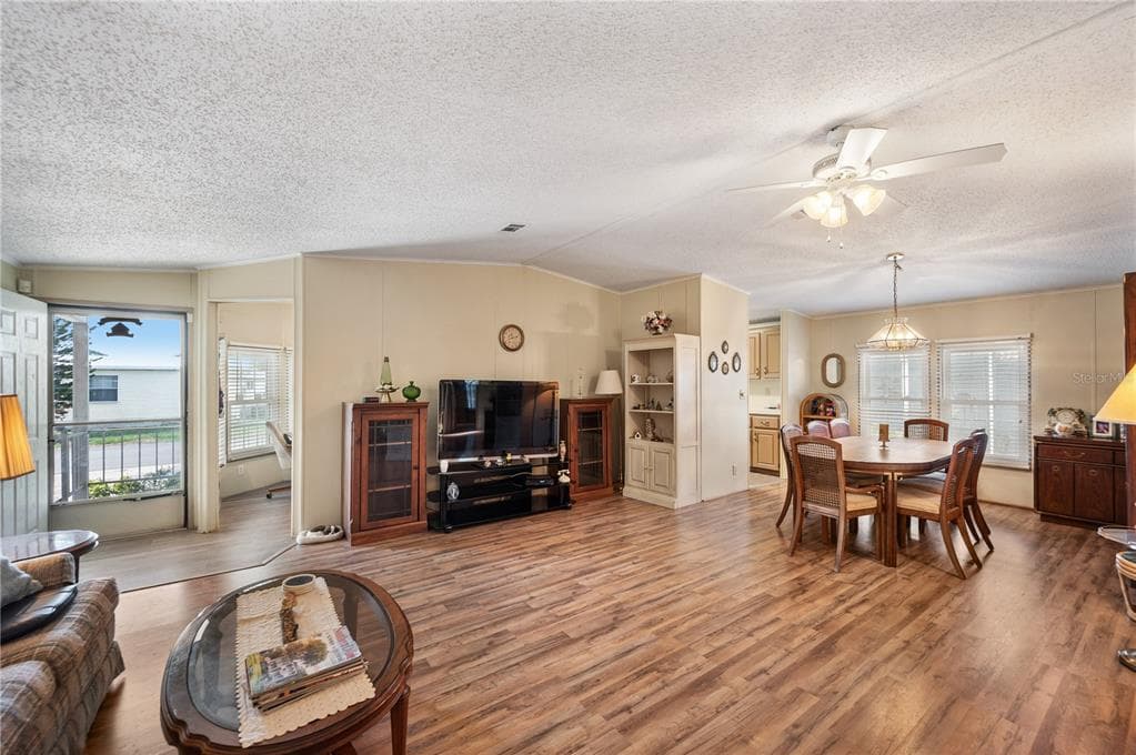 1610 REYNOLDS ROAD 333 photo 7