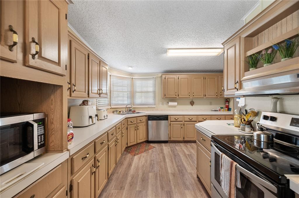 1610 REYNOLDS ROAD #333 3