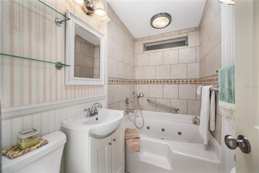 1610 REYNOLDS ROAD 333 photo 14