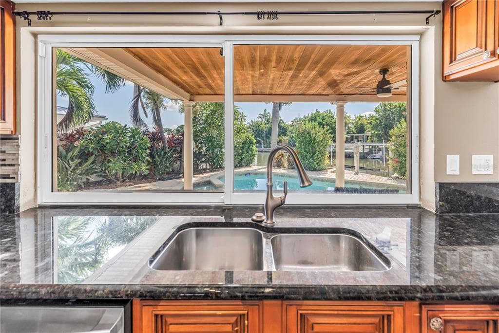 1820 TANGLEWOOD DRIVE NE photo 5