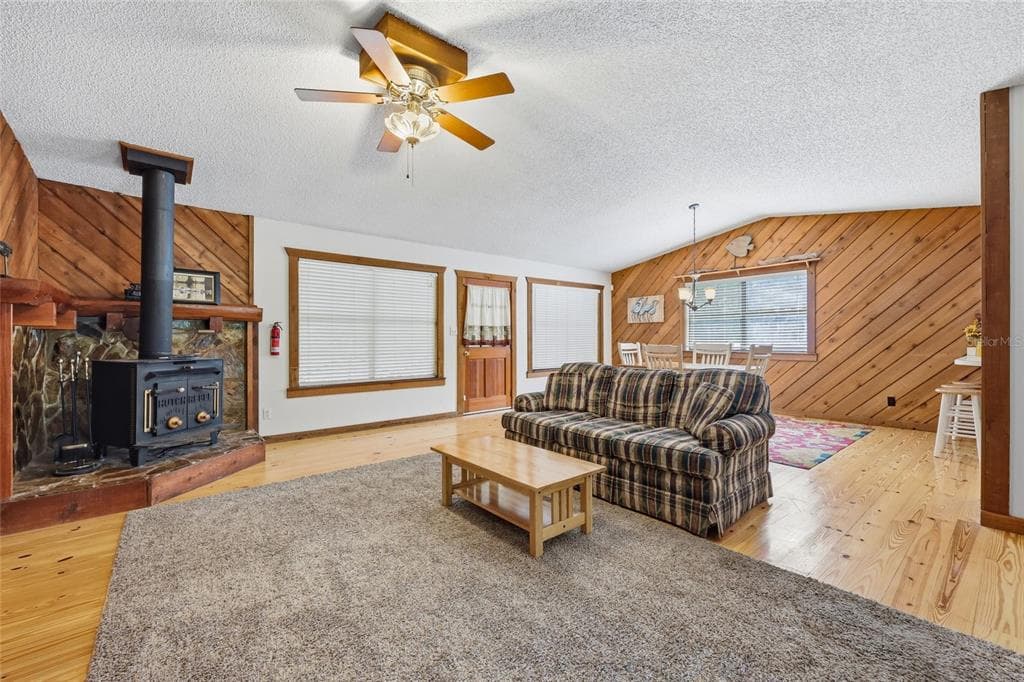 470 SW SANTA FE DRIVE photo 23