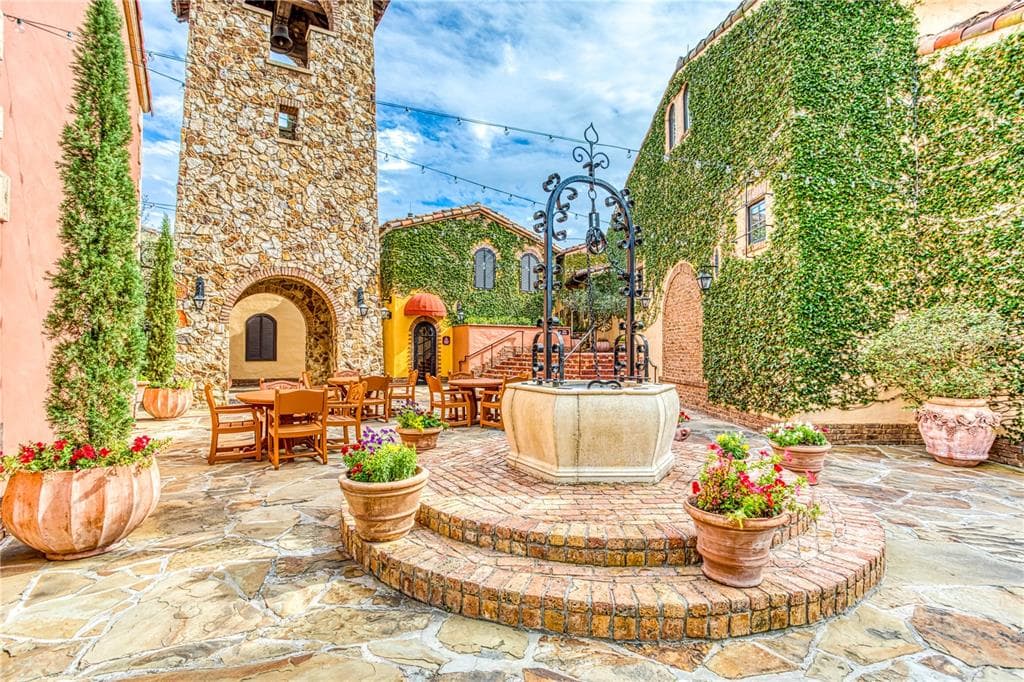 15215 PENDIO DRIVE 2