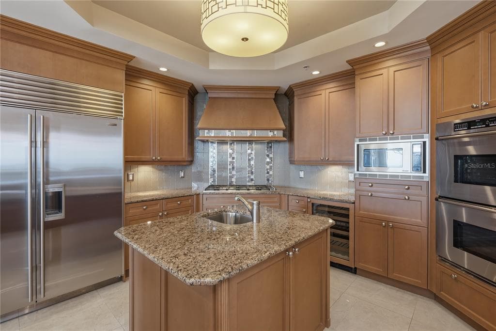 940 CAPE MARCO DRIVE 1905 photo 13