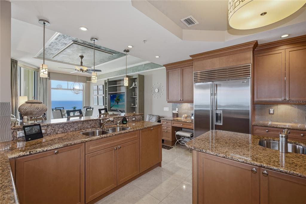 940 CAPE MARCO DRIVE 1905 photo 12