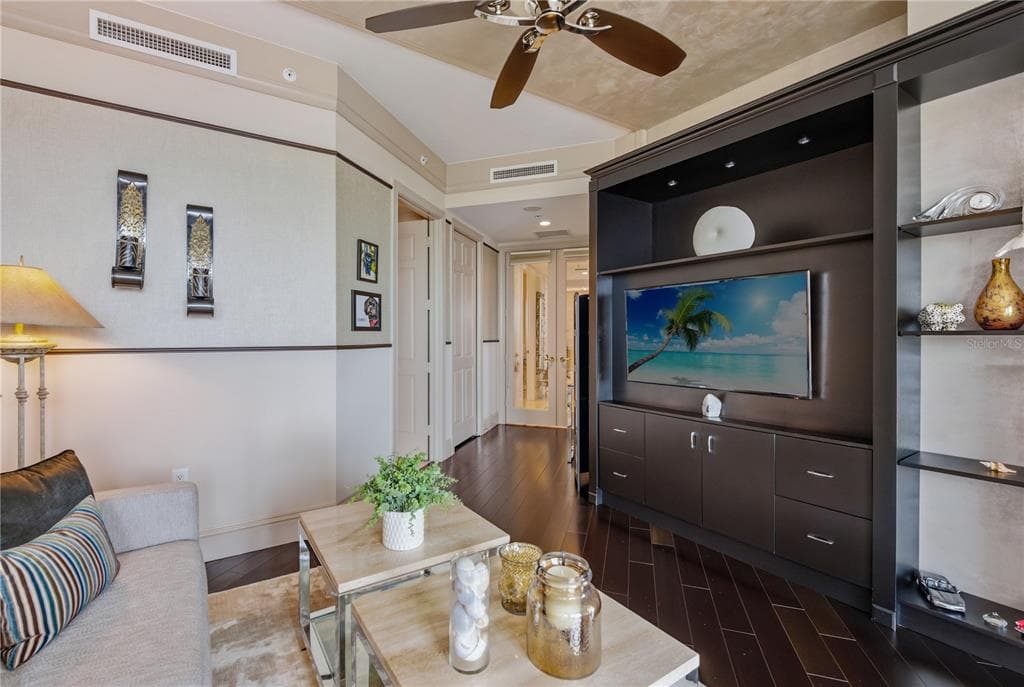 940 CAPE MARCO DRIVE 1905 photo 22