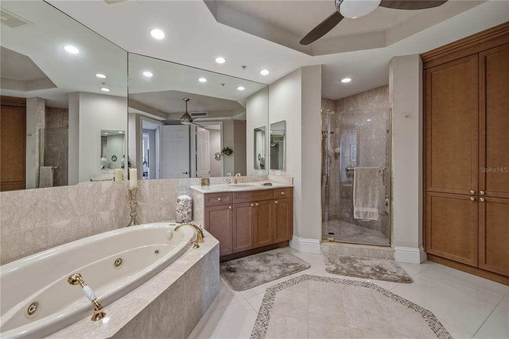 940 CAPE MARCO DRIVE 1905 photo 20