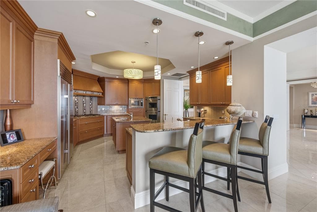 940 CAPE MARCO DRIVE 1905 photo 11