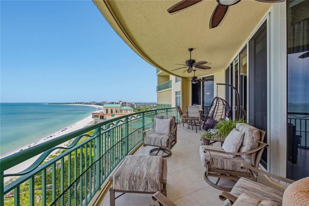 940 CAPE MARCO DRIVE 1905 photo 4