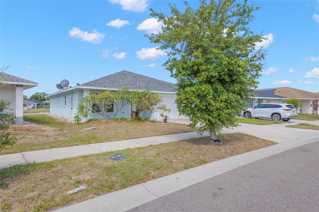 1550 BLOSSOM BAYOU CIRCLE photo 2