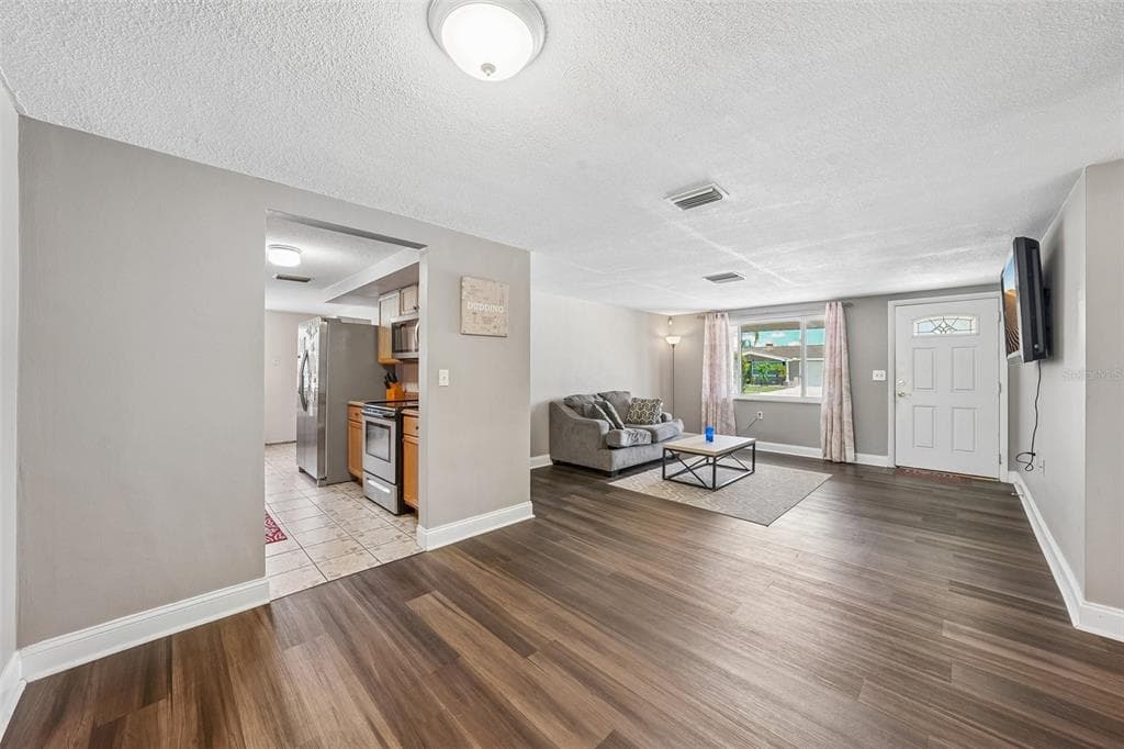 1133 GRAND BOULEVARD photo 4