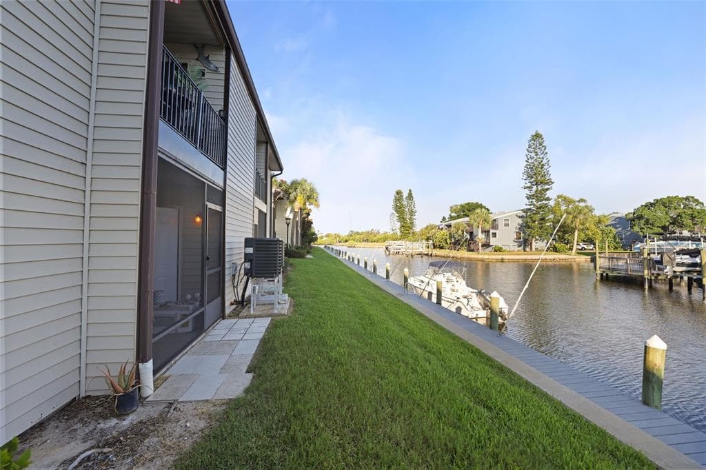 358 MOORINGS COVE DRIVE 4B photo 11