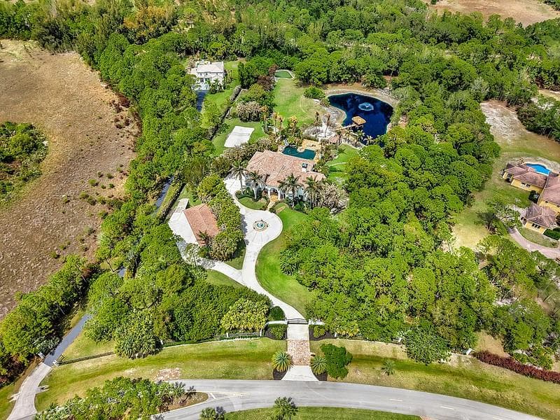 2584 SE RANCH ACRES CIRCLE photo 2