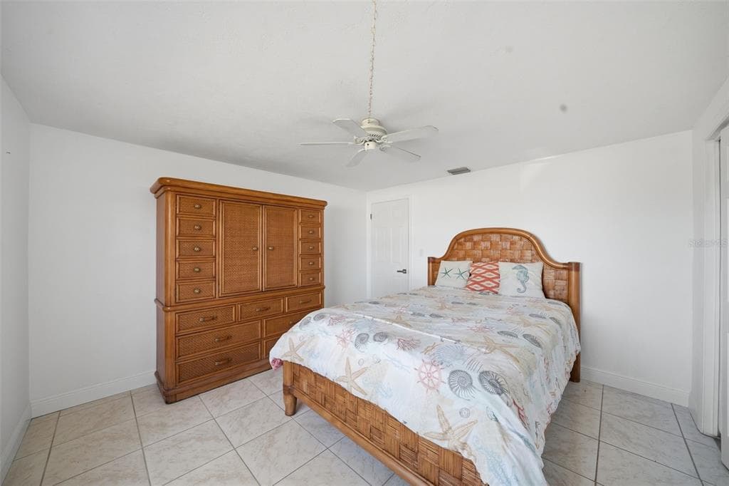 4388 7TH ISLE DRIVE photo 17
