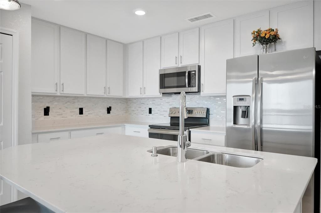 1020 TIDEWATER SHORES LOOP 208 photo 6