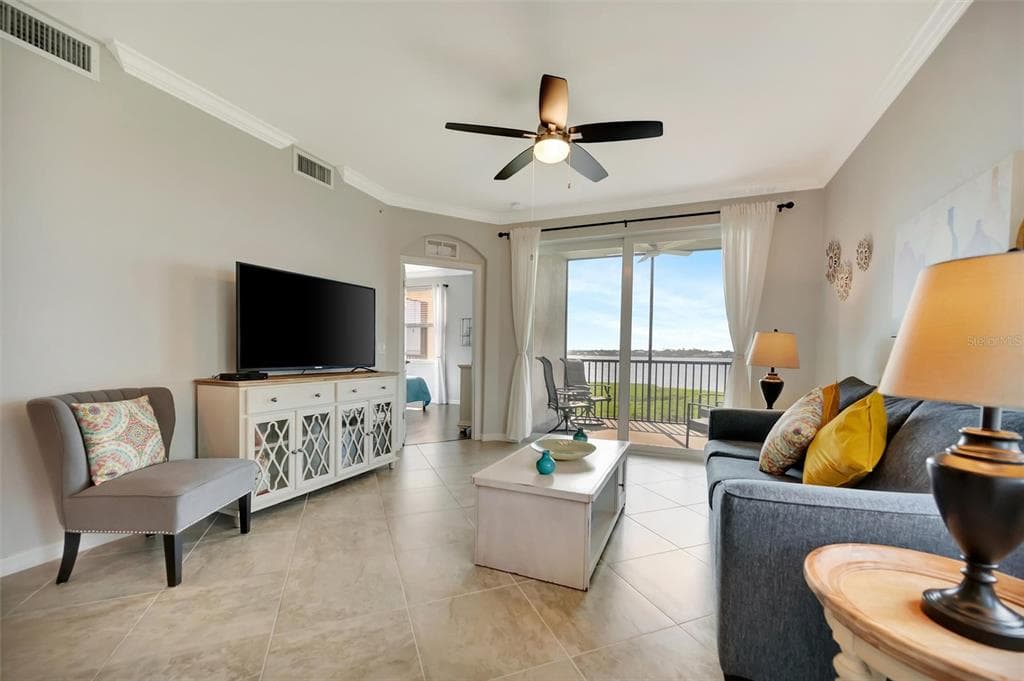 1020 TIDEWATER SHORES LOOP 208 photo 17