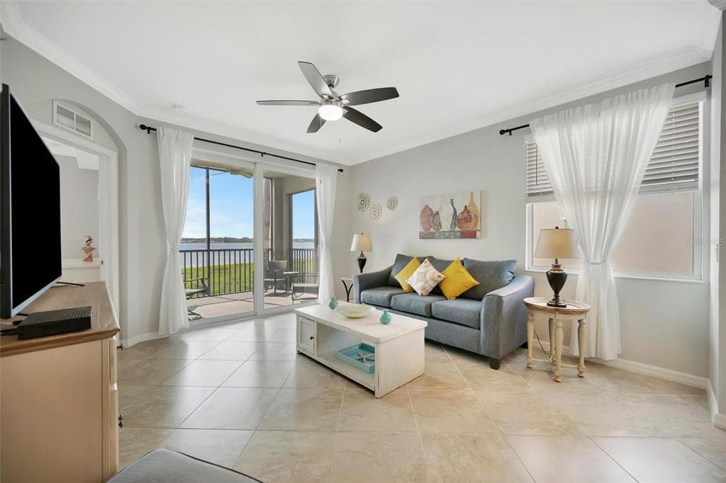 1020 TIDEWATER SHORES LOOP 208 photo 3