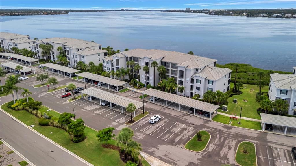 1020 TIDEWATER SHORES LOOP 208 photo 1