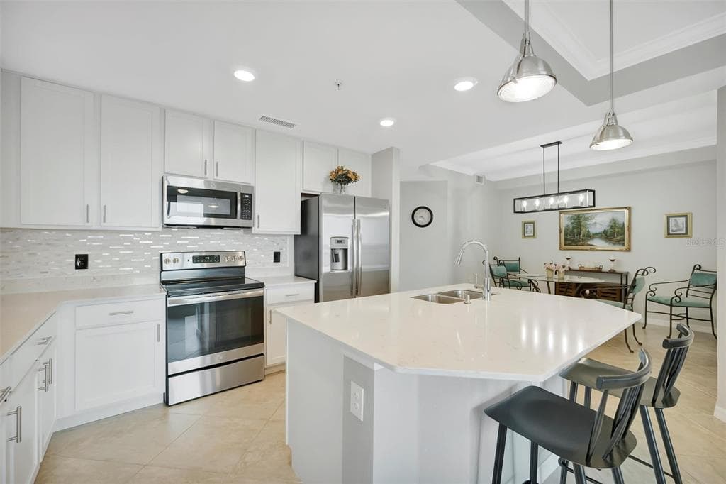 1020 TIDEWATER SHORES LOOP 208 photo 5