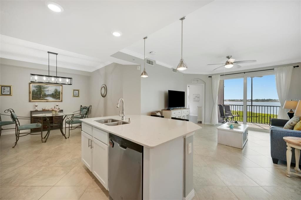 1020 TIDEWATER SHORES LOOP 208 photo 9