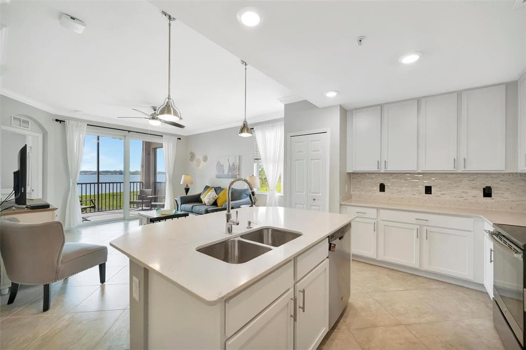 1020 TIDEWATER SHORES LOOP 208 photo 4