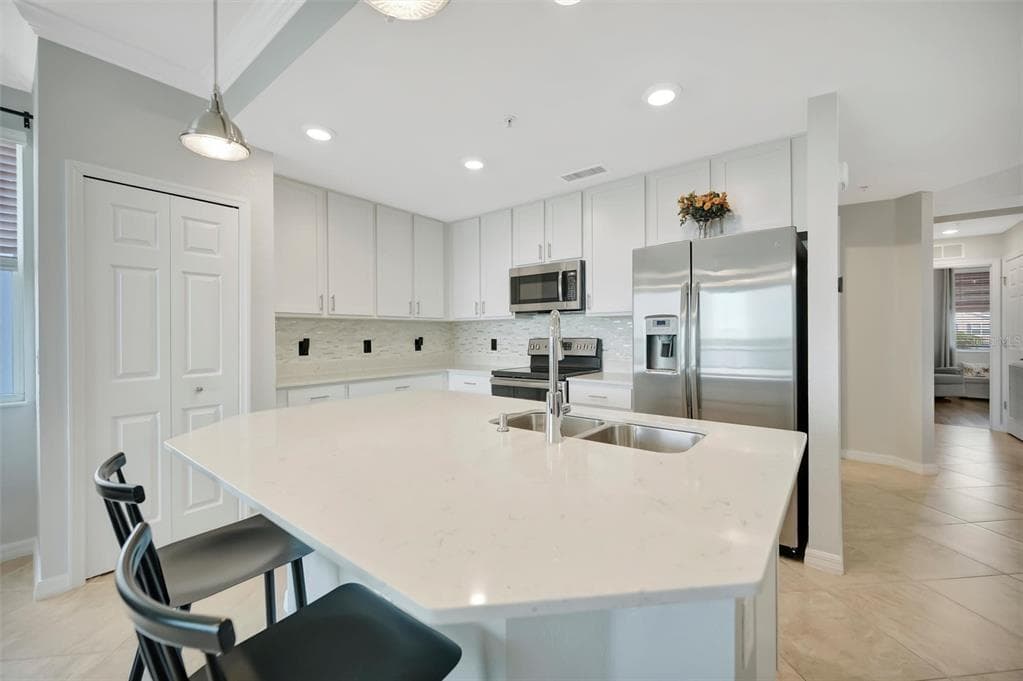 1020 TIDEWATER SHORES LOOP 208 photo 8