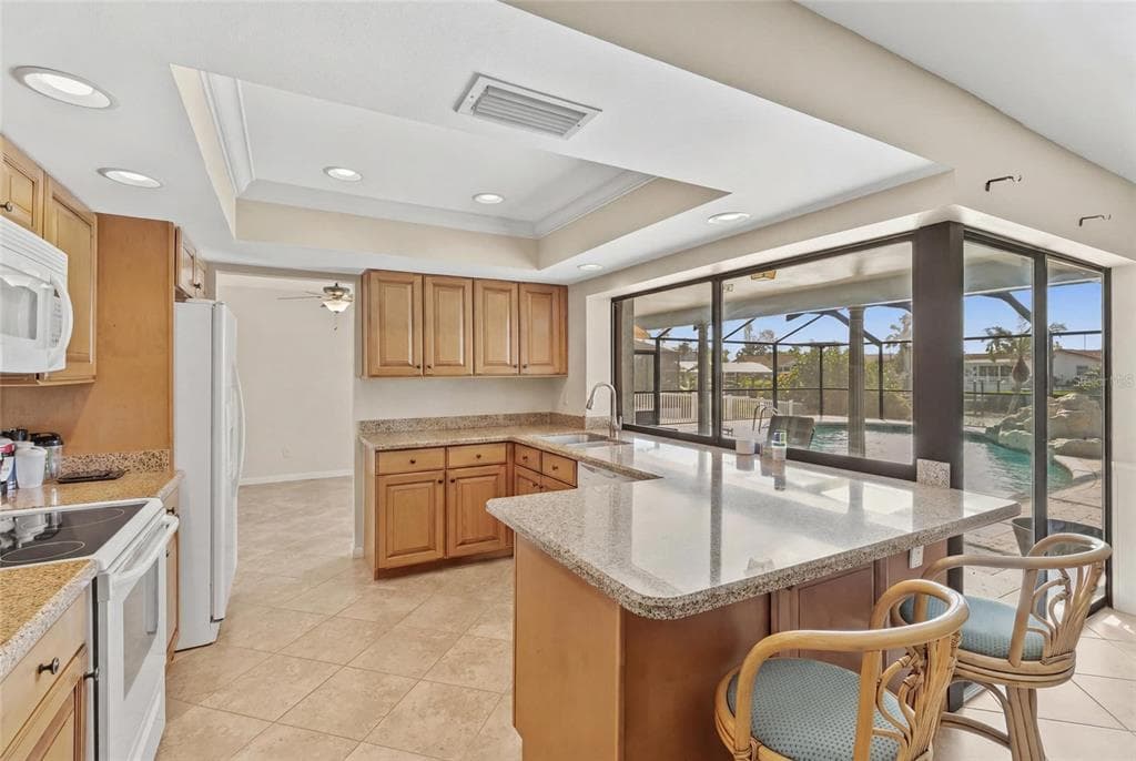 921 BIRDIE WAY photo 6