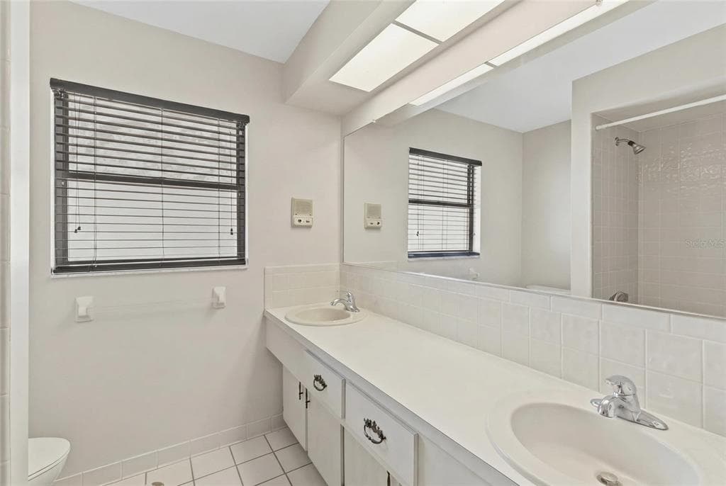 921 BIRDIE WAY photo 13