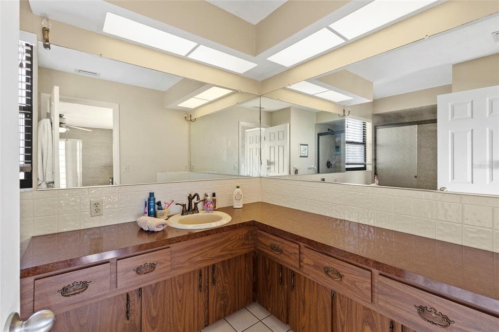 921 BIRDIE WAY photo 9