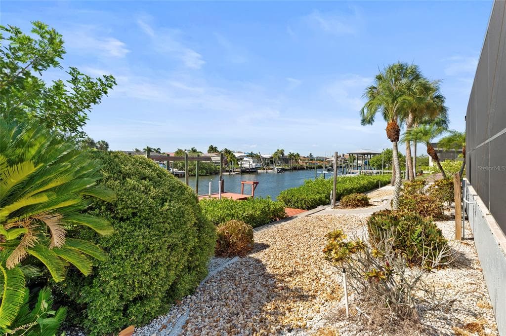 921 BIRDIE WAY photo 21
