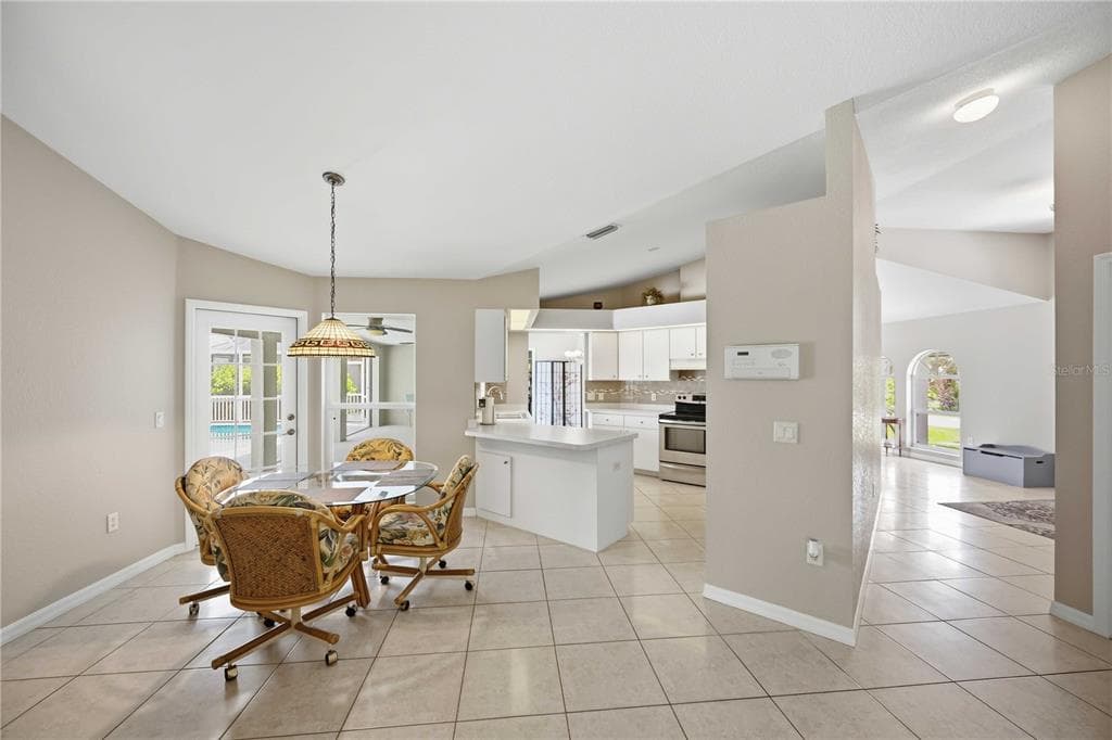 15608 MELPORT CIRCLE photo 11