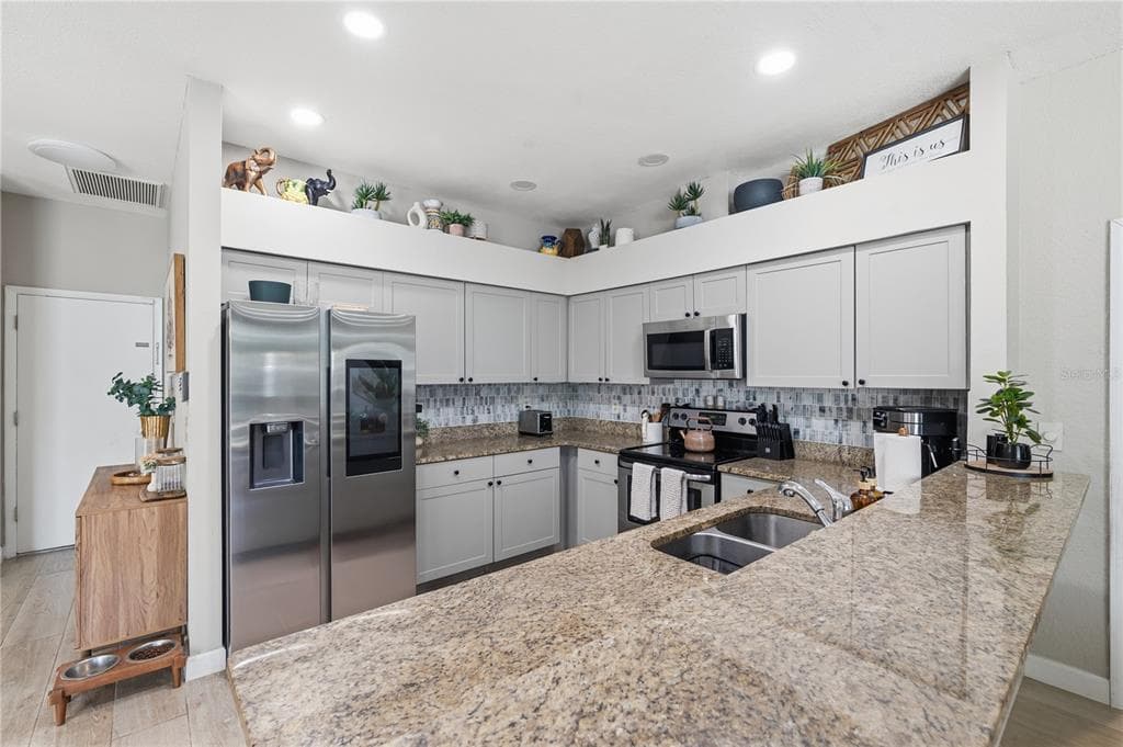 4149 RIDGEMOOR DRIVE N photo 10