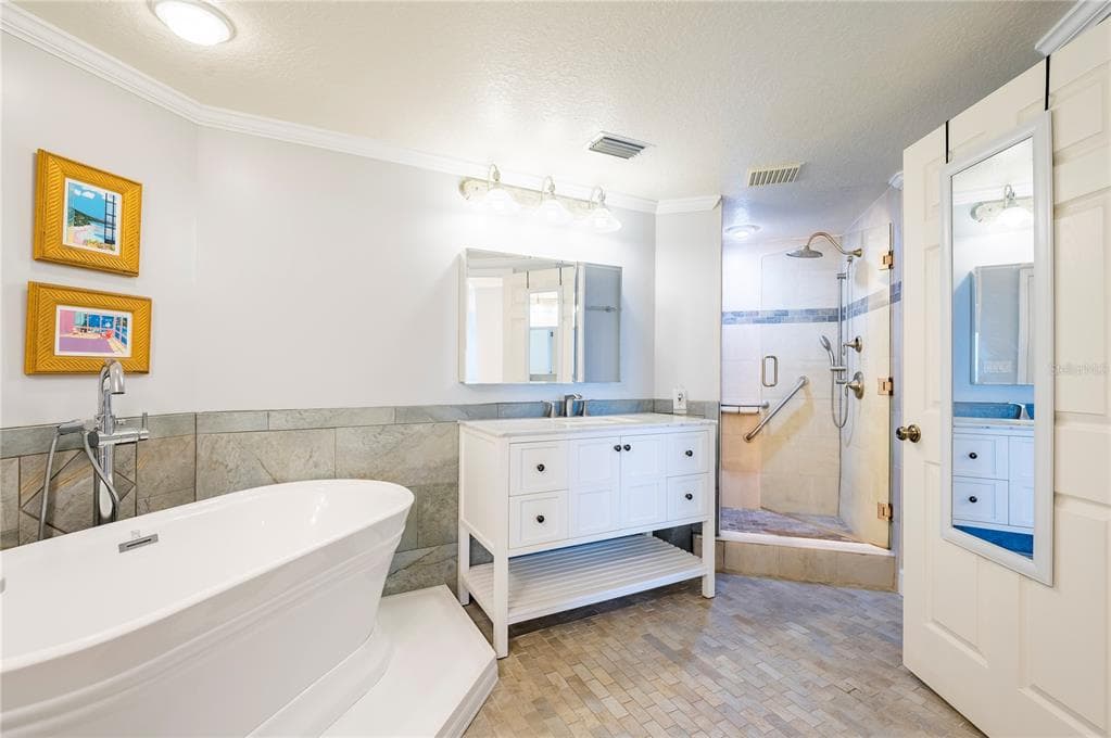16750 GULF BOULEVARD 311 photo 24