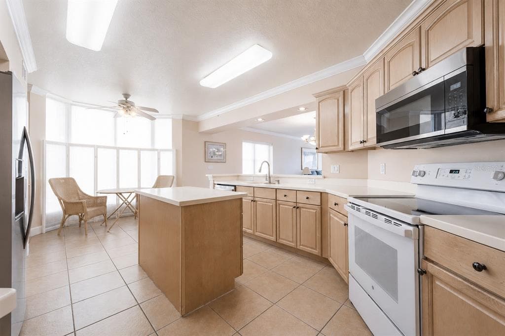16750 GULF BOULEVARD 311 photo 10