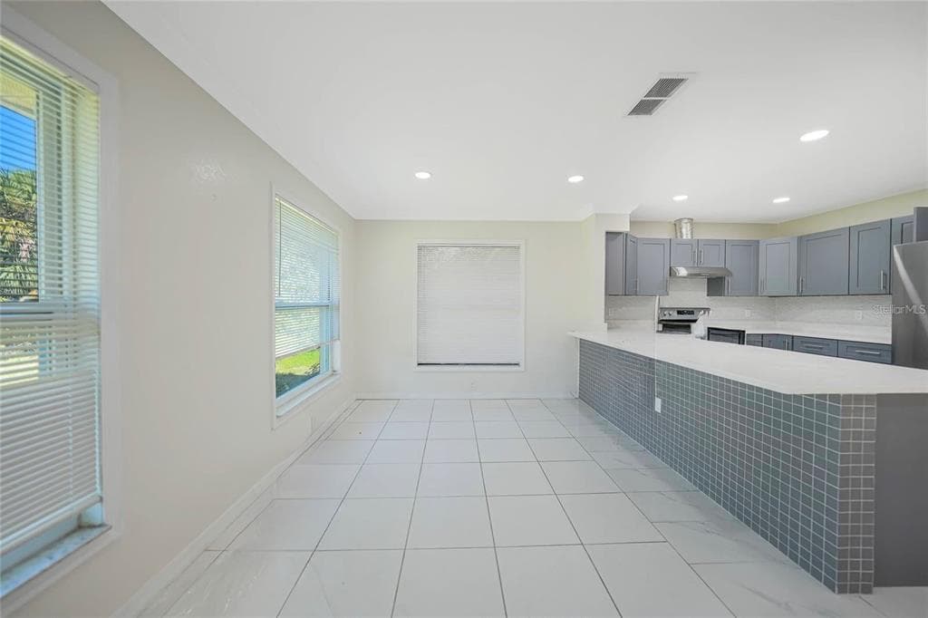 351 & 359 KINDRED BOULEVARD photo 7